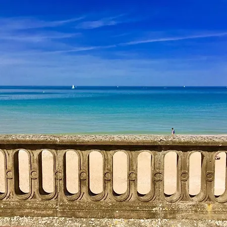 La Cabourgeaise Апартаменты *